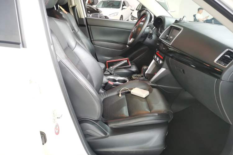 Used Mazda CX-5 2013 2.5L Automatic 4x4 Luxury Version Right Front Seat