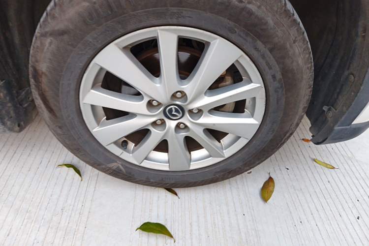 Used Mazda CX-5 2013 2.0L Automatic Two-Wheel Drive Comfort Version Right Front Wheel Hub