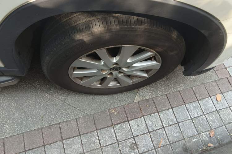 Used Mazda CX-5 2013 2.0L Automatic Two-Wheel Drive Comfort Version Right Front Wheel Hub