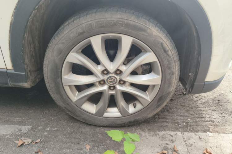 Used Mazda CX-5 2013 2.5L Automatic 4x4 Luxury Version Right Front Wheel Hub