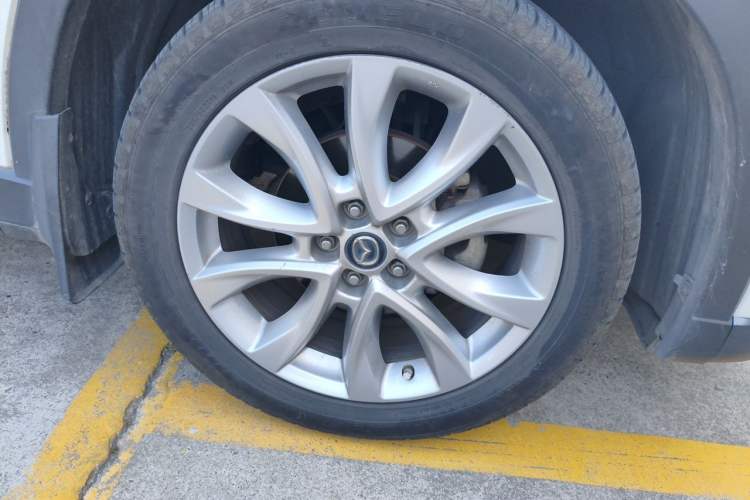 Used Mazda CX-5 2013 2.5L Automatic 4x4 Luxury Version Right Front Wheel Hub