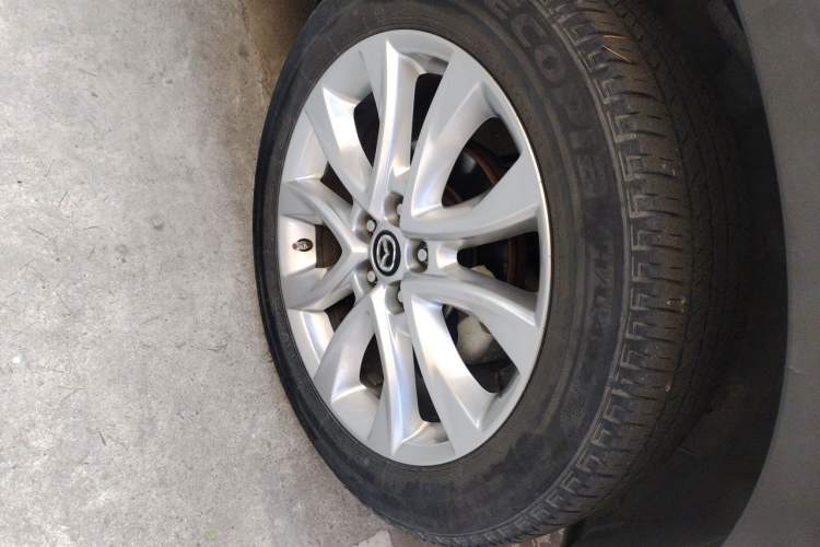Used Mazda CX-5 2013 2.5L Automatic 4x4 Luxury Version Right Front Wheel Hub