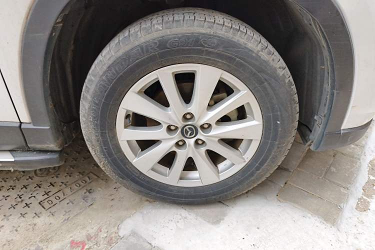 Used Mazda CX-5 2013 2.0L Automatic Two-Wheel Drive Comfort Version Right Front Wheel Hub