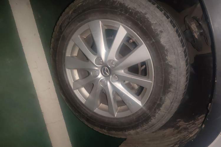 Used Mazda CX-5 2013 2.0L Automatic Two-Wheel Drive Comfort Version Right Front Wheel Hub