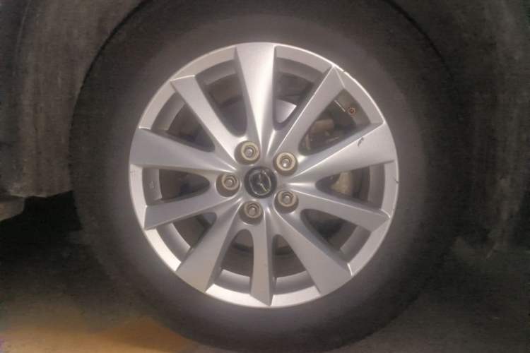 Used Mazda CX-5 2013 2.0L Manual Two-Wheel Drive Comfort Version Right Front Wheel Hub