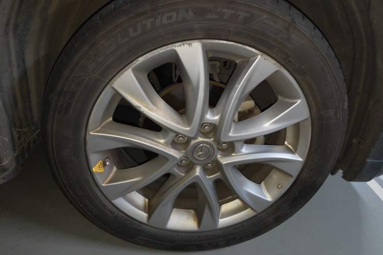 Used Mazda CX-5 2013 2.5L Automatic 4x4 Luxury Version Right Front Wheel Hub