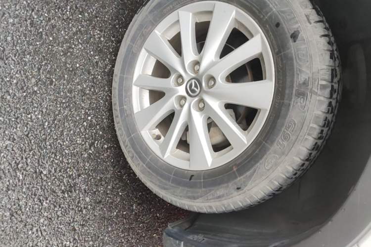 Used Mazda CX-5 2013 2.0L Automatic Two-Wheel Drive Comfort Version Right Front Wheel Hub