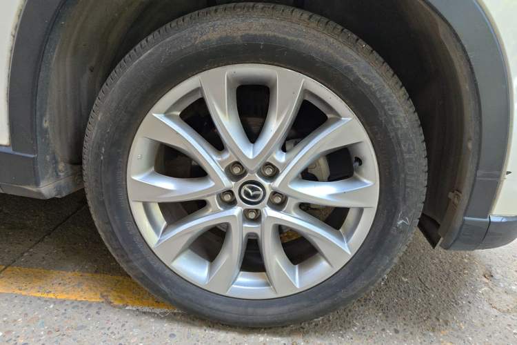 Used Mazda CX-5 2013 2.5L Automatic 4x4 Luxury Version Right Front Wheel Hub