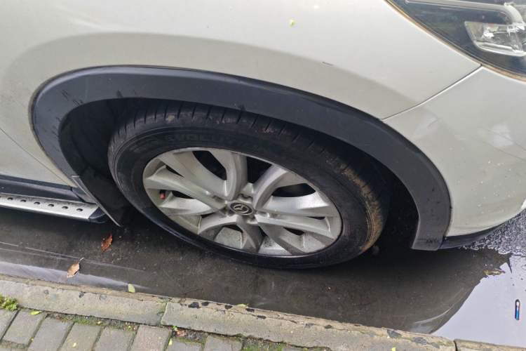 Used Mazda CX-5 2013 2.5L Automatic 4x4 Luxury Version Right Front Wheel Hub