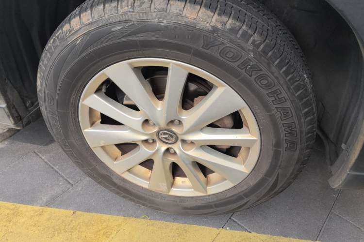 Used Mazda CX-5 2013 2.0L Automatic Two-Wheel Drive Comfort Version Right Front Wheel Hub