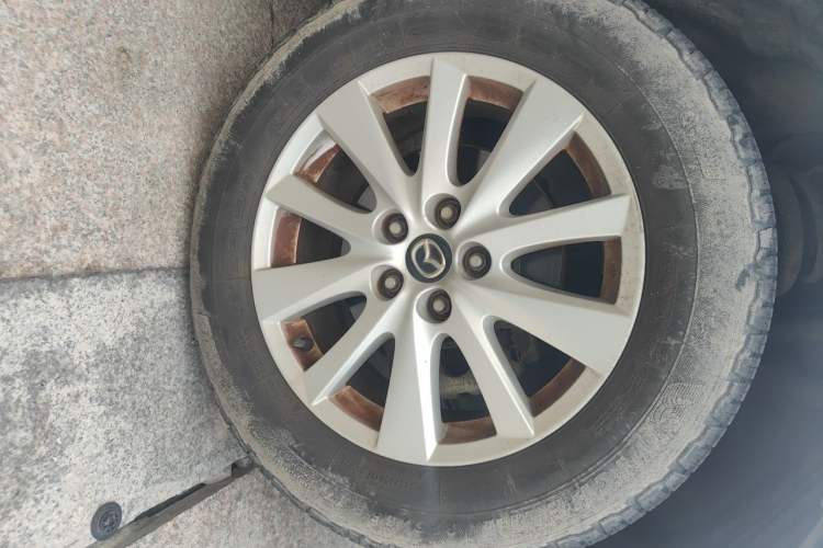 Used Mazda CX-5 2013 2.0L Automatic Two-Wheel Drive Comfort Version Right Front Wheel Hub