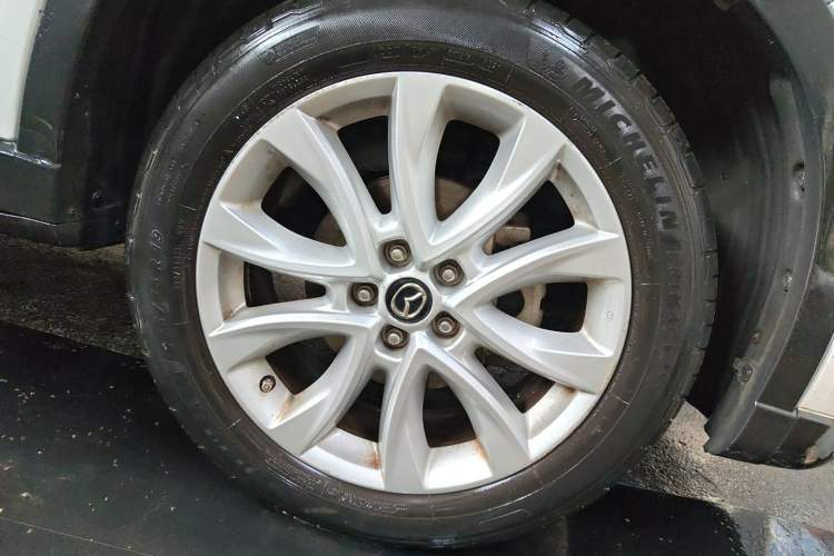 Used Mazda CX-5 2013 2.5L Automatic 4x4 Luxury Version Right Front Wheel Hub