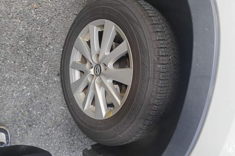 Used Mazda CX-5 2013 2.0L Automatic Two-Wheel Drive Comfort Version Right Front Wheel Hub