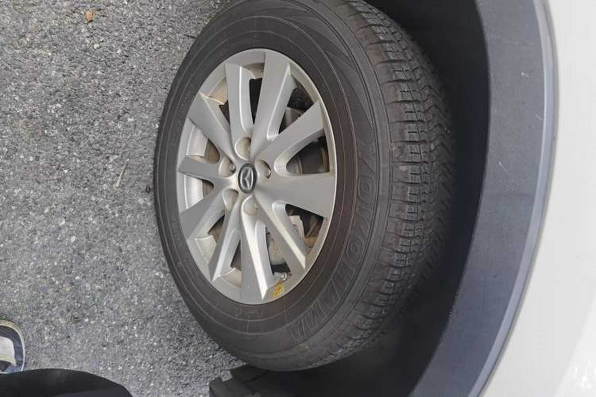 Used Mazda CX-5 2013 2.0L Automatic Two-Wheel Drive Comfort Version Right Front Wheel Hub