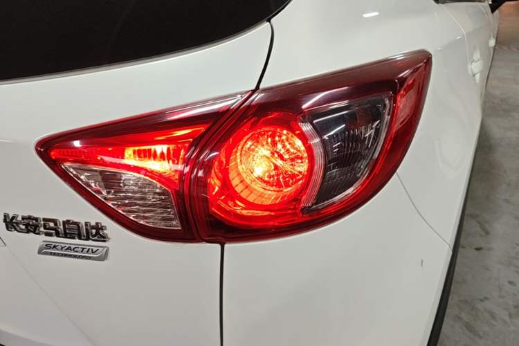 Used Mazda CX-5 2013 2.5L Automatic 4x4 Luxury Version Right Rear Taillight