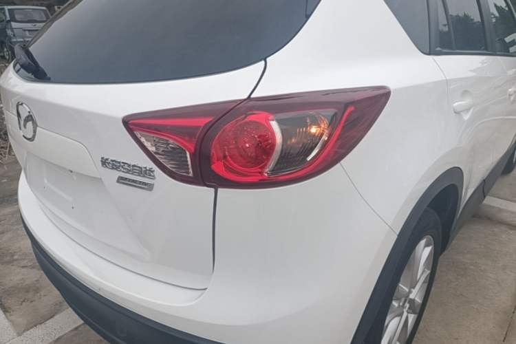 Used Mazda CX-5 2013 2.5L Automatic 4x4 Luxury Version Right Rear Taillight