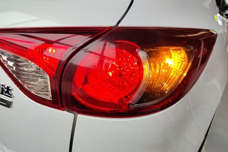 Used Mazda CX-5 2013 2.0L Automatic Two-Wheel Drive Comfort Version Right Rear Taillight