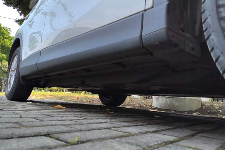 Used Mazda CX-5 2013 2.0L Automatic Two-Wheel Drive Comfort Version Right Side Sill