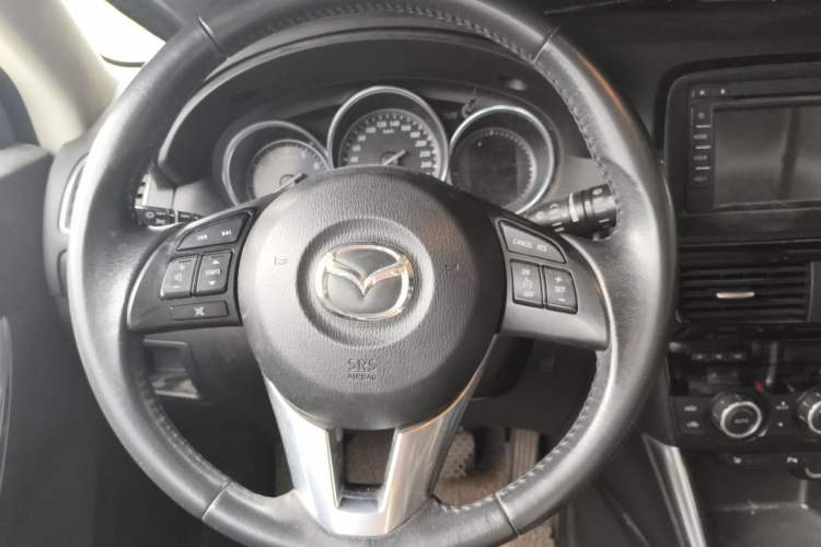 Used Mazda CX-5 2013 2.5L Automatic 4x4 Luxury Version Steering Wheel