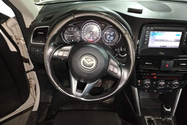 Used Mazda CX-5 2013 2.5L Automatic 4x4 Luxury Version Steering Wheel