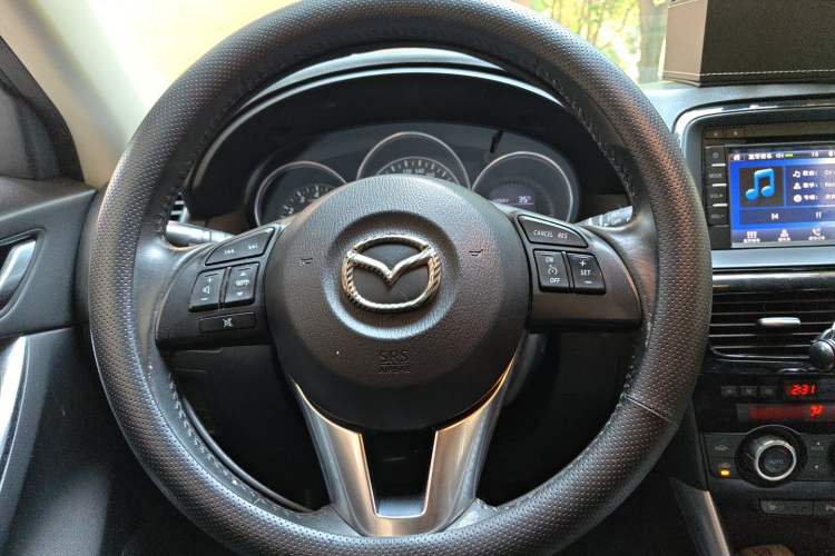 Used Mazda CX-5 2013 2.5L Automatic 4x4 Luxury Version Steering Wheel