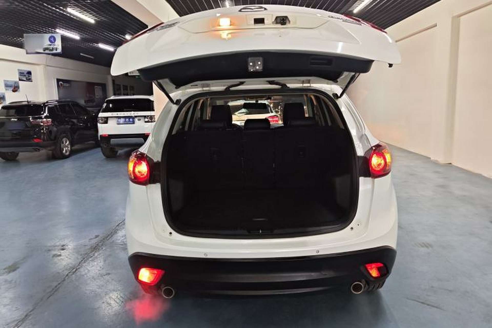Used Mazda CX-5 2013 2.0L Automatic 4x4 Elite Version Trunk
