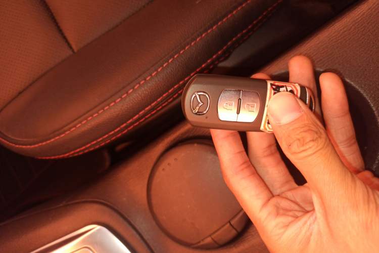 Used Mazda CX-5 2013 2.0L Automatic Two-Wheel Drive Comfort Version Vehicle Key