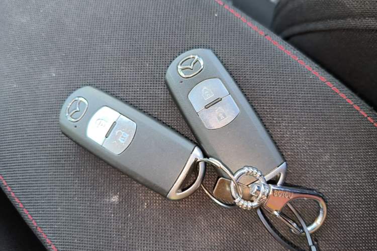 Used Mazda CX-5 2013 2.0L Automatic Two-Wheel Drive Comfort Version Vehicle Key