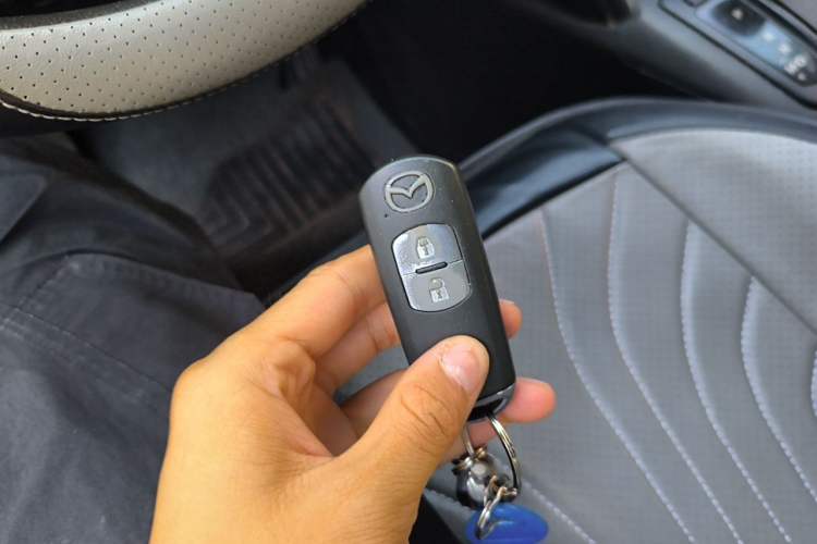 Used Mazda CX-5 2013 2.0L Automatic Two-Wheel Drive Comfort Version Vehicle Key
