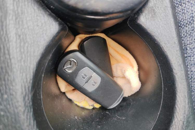 Used Mazda CX-5 2013 2.0L Automatic Two-Wheel Drive Comfort Version Vehicle Key