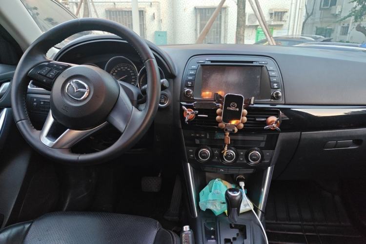 Used Mazda CX-5 2014 2.0L Automatic Two-Wheel Drive Urban Version Center Console
