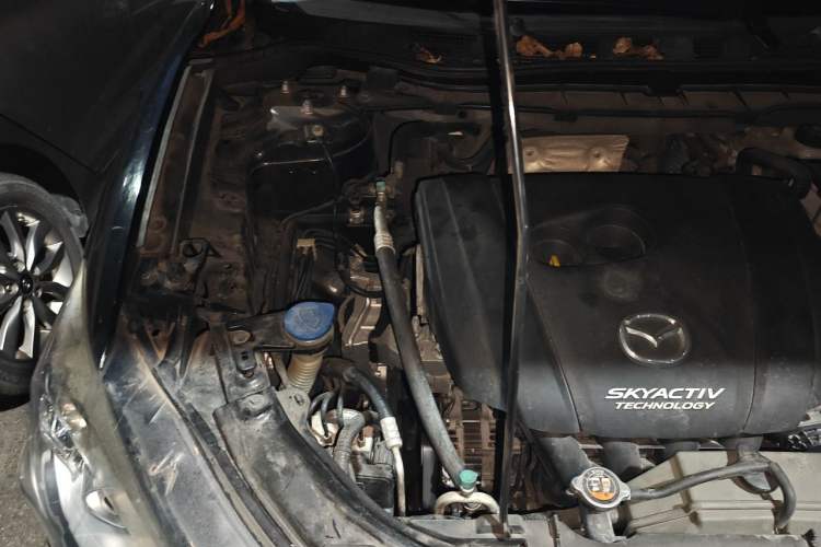 Used Mazda CX-5 2014 2.0L Automatic Two-Wheel Drive Urban Version Engine Bay Right