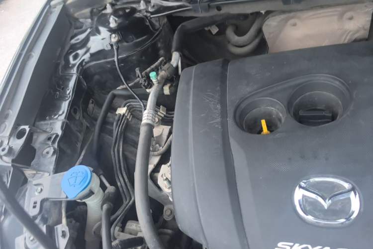 Used Mazda CX-5 2014 2.0L Automatic Two-Wheel Drive Urban Version Engine Bay Right