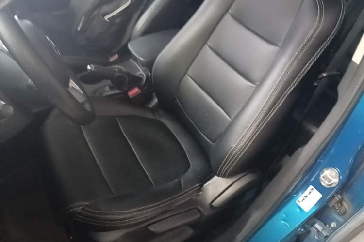 Used Mazda CX-5 2014 2.0L Automatic Two-Wheel Drive Urban Version Left Front Seat