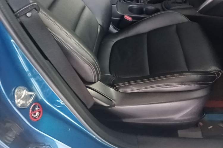 Used Mazda CX-5 2014 2.0L Automatic Two-Wheel Drive Urban Version Right Front Seat