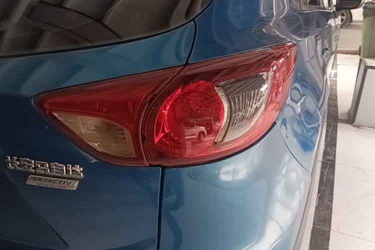 Used Mazda CX-5 2014 2.0L Automatic Two-Wheel Drive Urban Version Right Rear Taillight