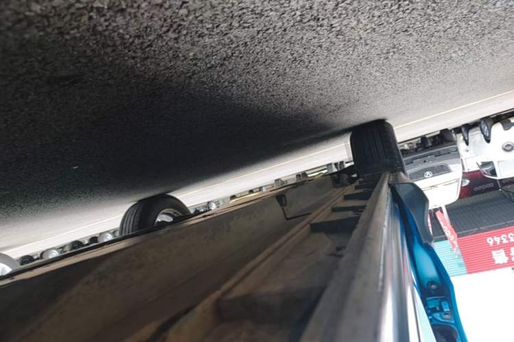 Used Mazda CX-5 2014 2.0L Automatic Two-Wheel Drive Urban Version Right Side Sill