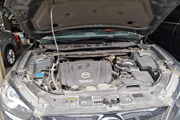 Used Mazda CX-5 2014 2.0L Automatic Two-Wheel Drive Urban Version Engine Bay