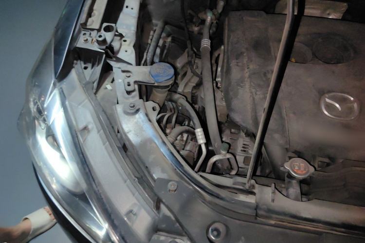 Used Mazda CX-5 2014 2.0L Automatic Two-Wheel Drive Urban Version Engine Bay Right