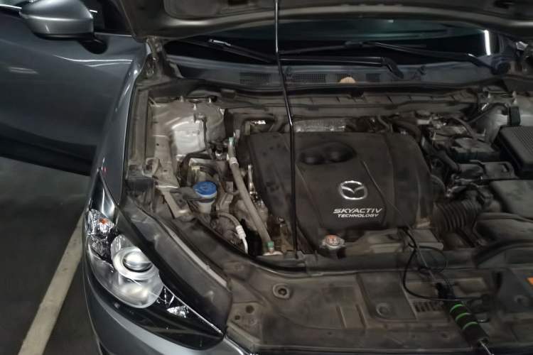 Used Mazda CX-5 2014 2.0L Automatic Two-Wheel Drive Urban Version Engine Bay Right
