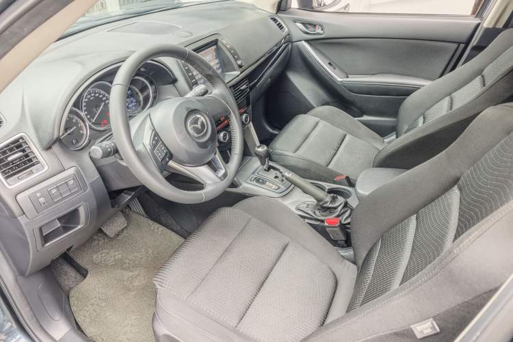 Used Mazda CX-5 2014 2.0L Automatic Two-Wheel Drive Urban Version Interior 4