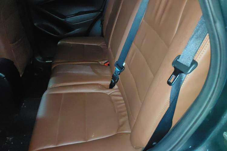 Used Mazda CX-5 2014 2.0L Automatic Two-Wheel Drive Urban Version Left Rear Seat