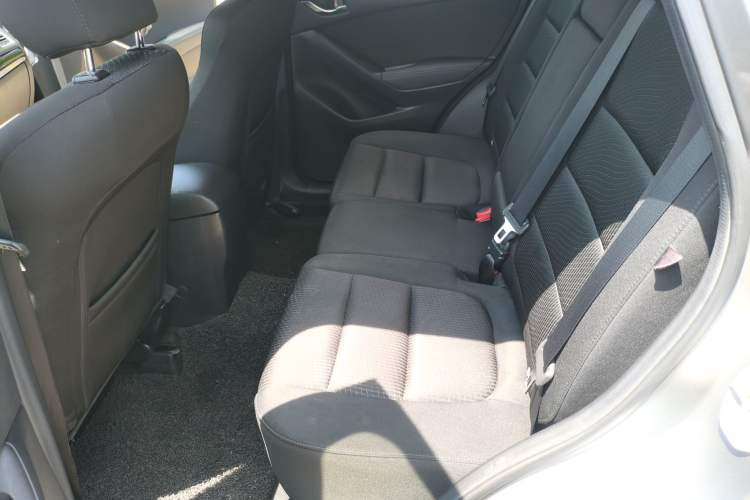 Used Mazda CX-5 2014 2.0L Automatic Two-Wheel Drive Urban Version Left Rear Seat