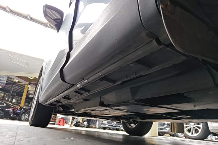 Used Mazda CX-5 2014 2.0L Automatic Two-Wheel Drive Urban Version Left Side Sill
