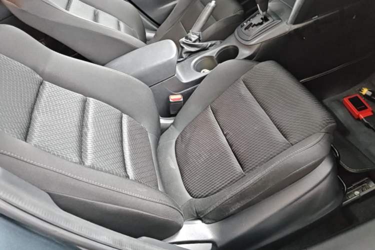 Used Mazda CX-5 2014 2.0L Automatic Two-Wheel Drive Urban Version Right Front Seat