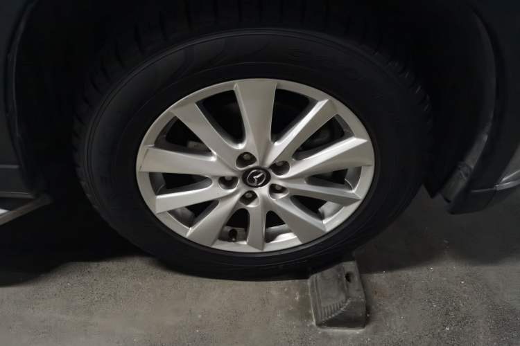 Used Mazda CX-5 2014 2.0L Automatic Two-Wheel Drive Urban Version Right Front Wheel Hub