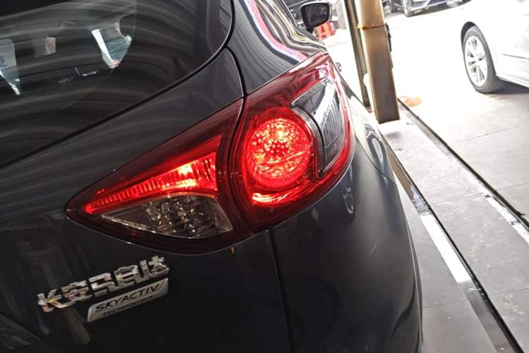 Used Mazda CX-5 2014 2.0L Automatic Two-Wheel Drive Urban Version Right Rear Taillight