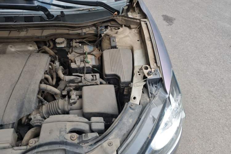 Used Mazda CX-5 2014 2.0L Automatic Two-Wheel Drive Urban Version Engine Bay Left