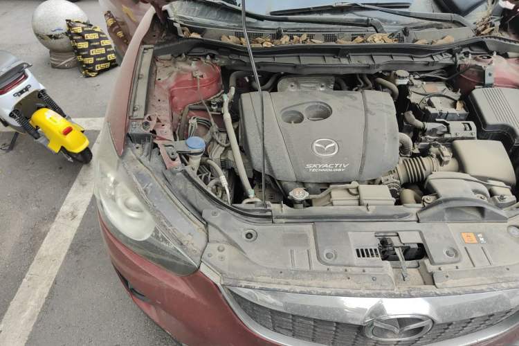Used Mazda CX-5 2014 2.0L Automatic Two-Wheel Drive Urban Version Engine Bay Right