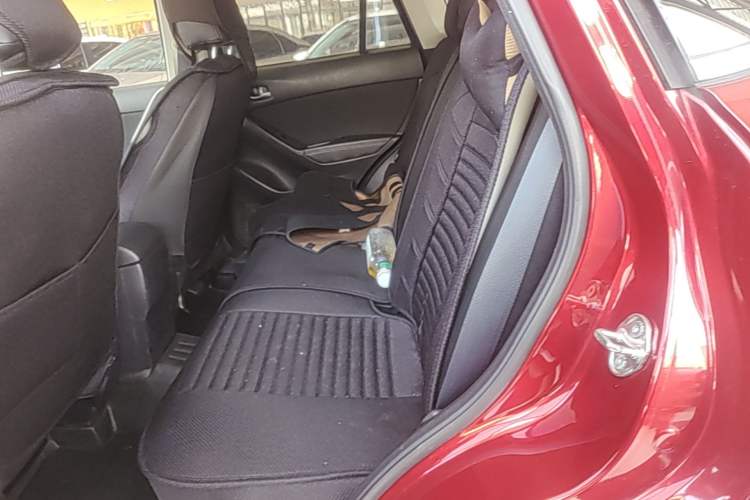 Used Mazda CX-5 2014 2.0L Automatic Two-Wheel Drive Urban Version Left Rear Seat
